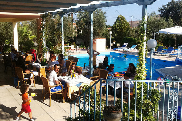 LESVOS HOTELS APARTMENTS FAMILIES 015