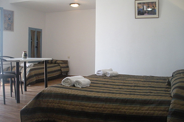 LESVOS HOTELS APARTMENTS FAMILY ROOM 008