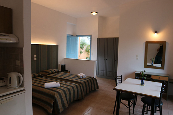 LESVOS HOTELS APARTMENTS STANDARD ROOM 001