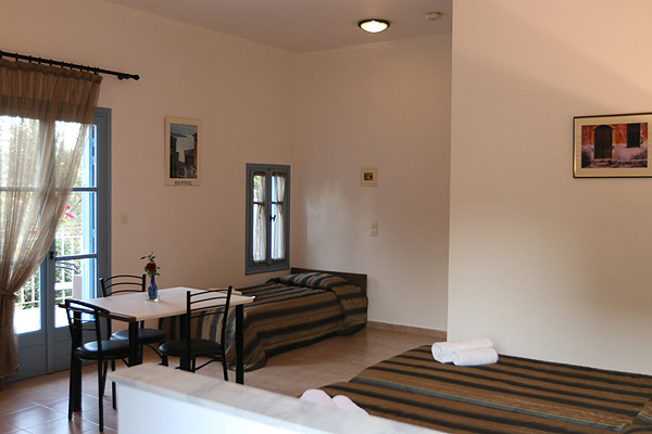 LESVOS HOTELS APARTMENTS STANDARD ROOM 005