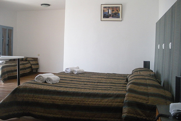 LESVOS HOTELS APARTMENTS STANDARD ROOM 008