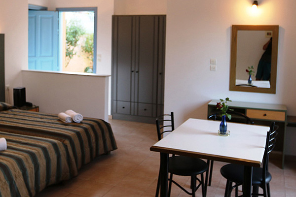 LESVOS HOTELS APARTMENTS STANDARD ROOM 010