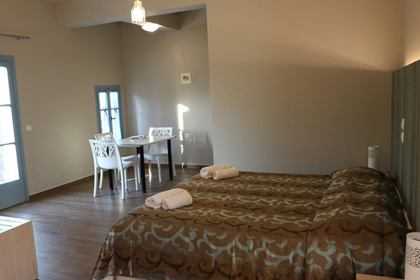 LESVOS HOTELS APARTMENTS SUPERIOR ROOM 009