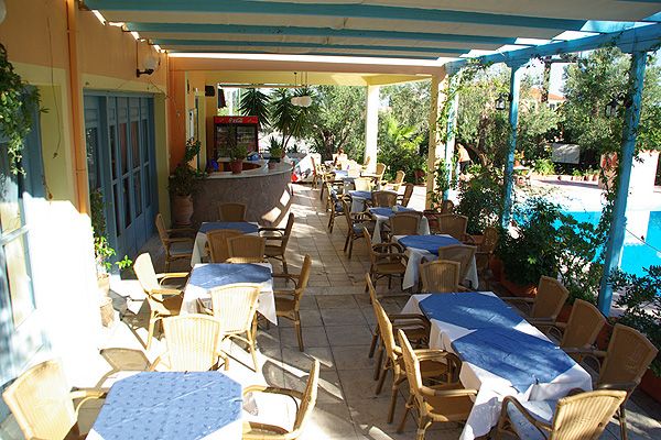 LESVOS HOTELS APARTMENTS RESTAURANT & BAR 002