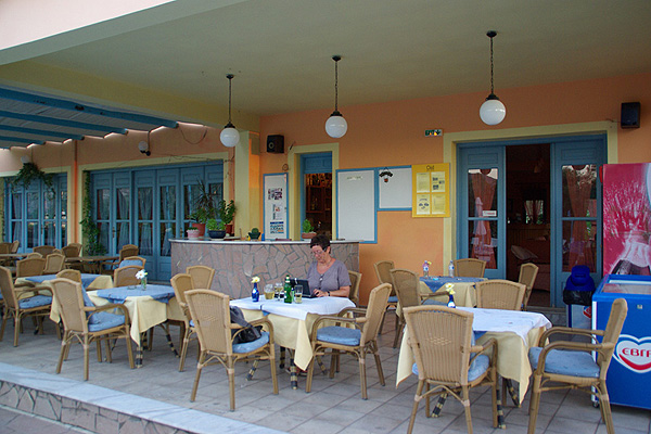 LESVOS HOTELS APARTMENTS RESTAURANT & BAR 003